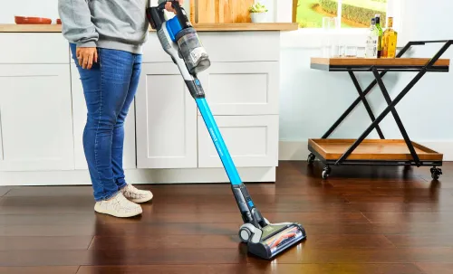 laminate flooring and<br />
cleaning