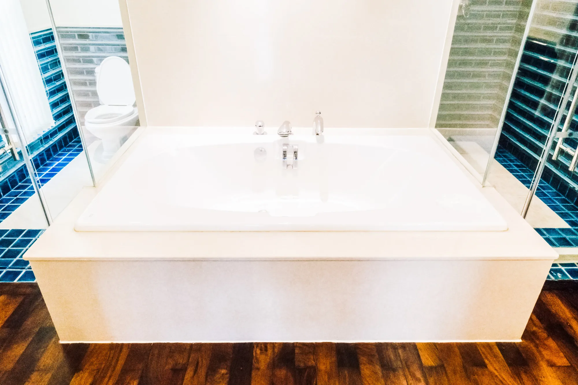 Shower and bathtub styles